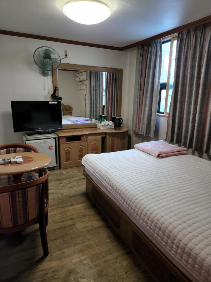 Daeho Motel Busan Exterior photo